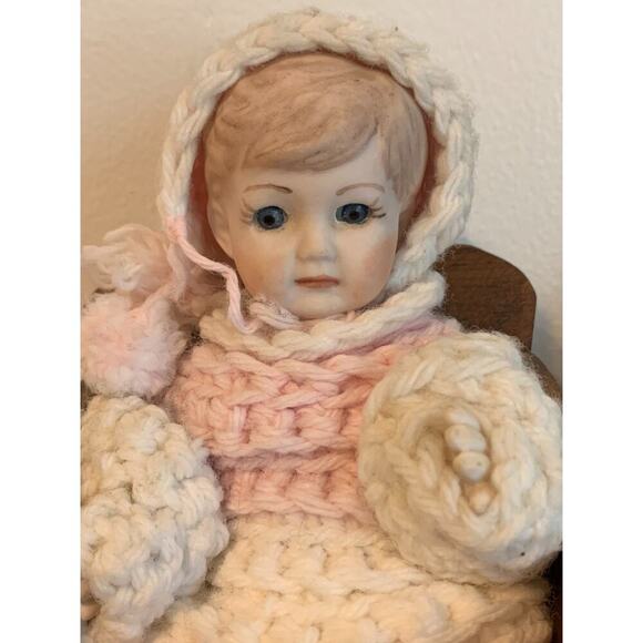 SET of 2 VTG Antique All Bisque Dolls 8in Crochet Bonnet Handmade Crib Glass Eye - Picture 8 of 16